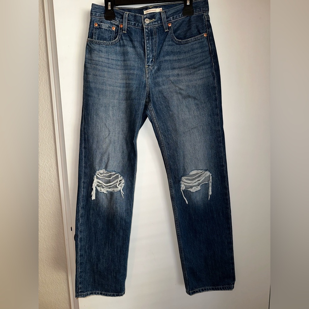 Women's Distressed Blue Straight Leg Levi Jeans
